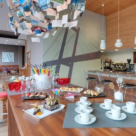 Galeones Affiliated By Melia מלון ויגו